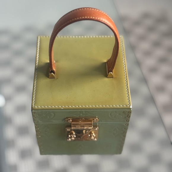 LV - Picture 10 of 10